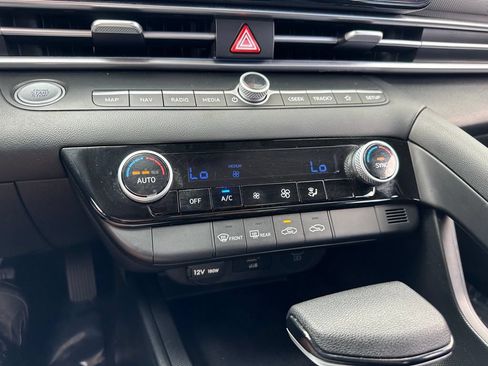 Used 2024 Hyundai Elantra SEL FWD image 20