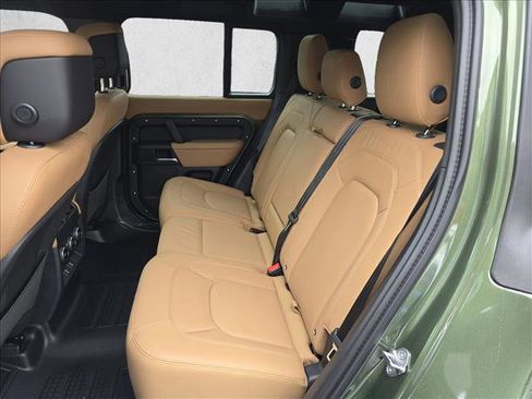New 2026 Land Rover Defender 110 X-Dynamic SE AWD/4WD image 14