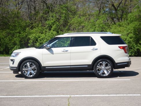 Used 2018 Ford Explorer Platinum image 26