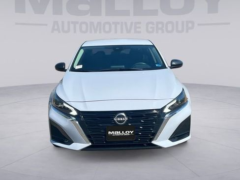 Used 2024 Nissan Altima 2.5 SR AWD/4WD image 8
