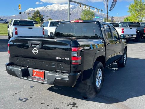 Used 2024 Nissan Frontier SV w/ Technology Package AWD/4WD image 11