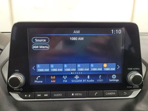 Used 2025 Nissan Sentra SV FWD image 25