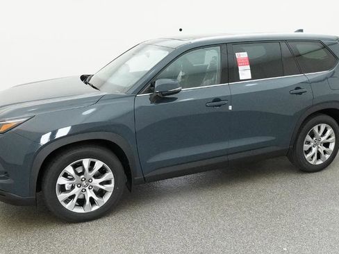 New 2026 Toyota Grand Highlander Limited FWD image 5