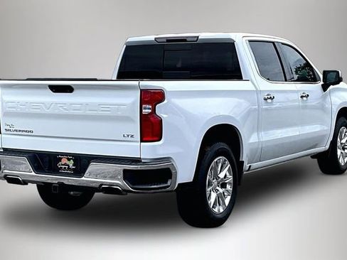 Used 2019 Chevrolet Silverado 1500 LTZ w/ LTZ Premium Package AWD/4WD image 5