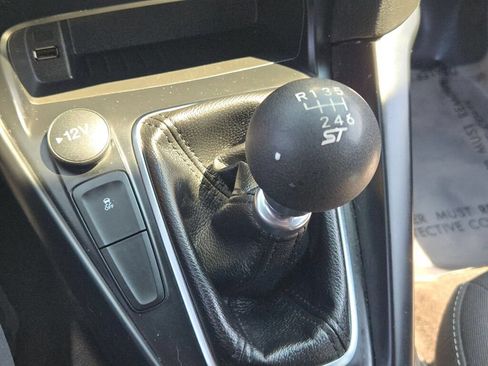 Used 2018 Ford Focus ST FWD image 12