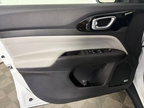 New 2026 Jeep Compass Limited w/ Sun, Sound & Navigation Group image 13