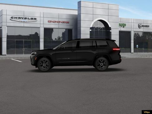 New 2026 Jeep Grand Cherokee L 2WD image 3