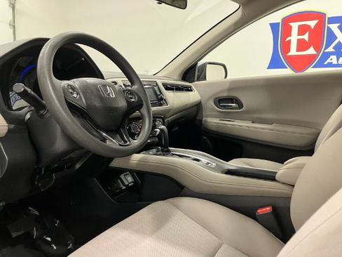 Used 2018 Honda HR-V LX image 18