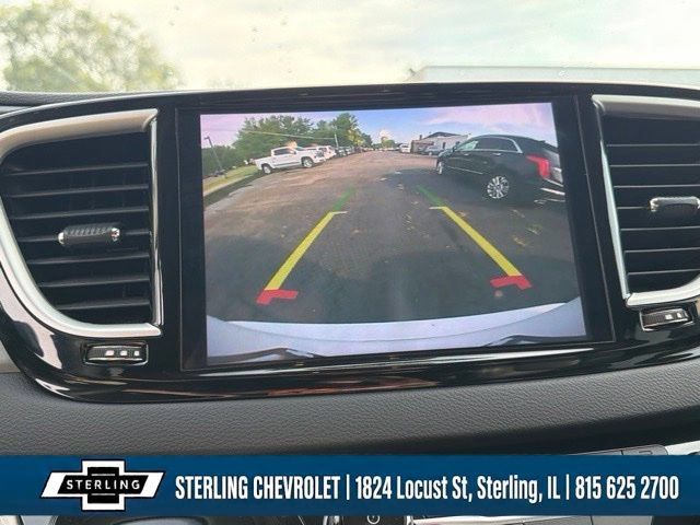Used 2024 Chrysler Pacifica Touring-L FWD image 24
