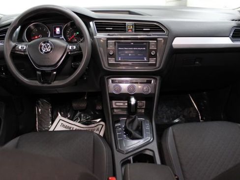 Used 2018 Volkswagen Tiguan S image 2