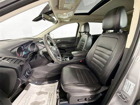 Used 2017 Ford Escape Titanium image 21