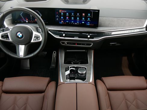 Used 2026 BMW X5 xDrive40i w/ M Sport Package AWD/4WD image 15
