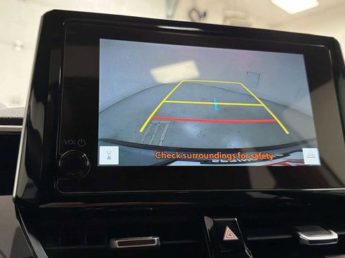 Used 2024 Toyota Corolla Cross XSE w/ Convenience Package image 19