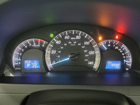 Used 2014 Toyota Camry SE w/ Leather Package image 18