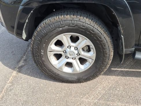 Used 2016 Toyota 4Runner SR5 Premium image 18