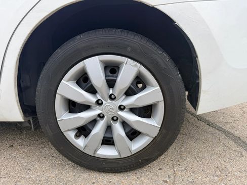 Used 2016 Toyota Corolla LE image 4