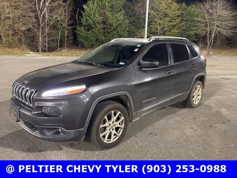 Used 2015 Jeep Cherokee Latitude w/ Comfort/Convenience Group image 3