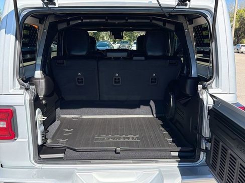 Used 2024 Jeep Wrangler High Altitude image 12