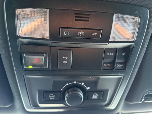 Used 2021 Toyota Tacoma TRD Off-Road w/ TRD Premium Off Road Package image 29