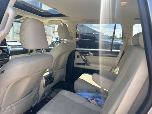 Used 2023 Lexus GX 460 Premium image 13