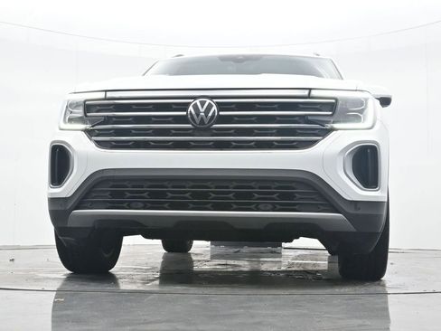 Used 2024 Volkswagen Atlas SE image 31