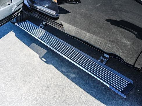 New 2023 Jeep Grand Wagoneer Series III image 22