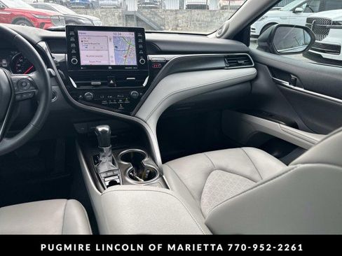 Used 2023 Toyota Camry XSE w/ Navigation Package image 36