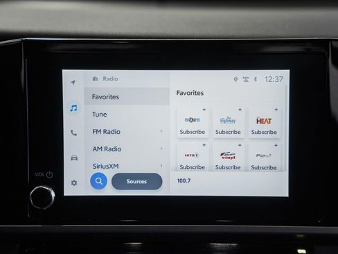 Used 2025 Toyota Camry SE image 19