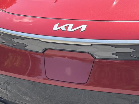 Certified 2024 Kia Niro Wind FWD image 34
