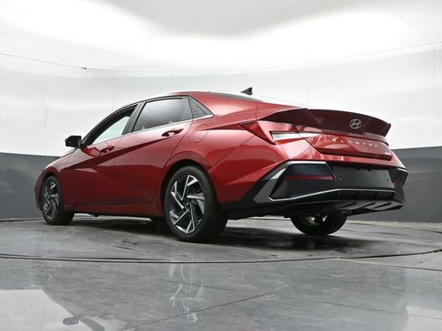 Used 2024 Hyundai Elantra Limited FWD image 47