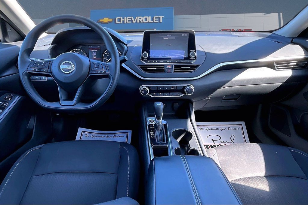 Used 2025 Nissan Altima 2.5 S FWD image 8