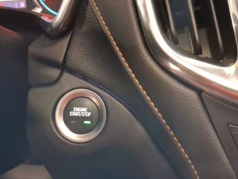 Used 2021 Chevrolet Equinox Premier FWD image 26