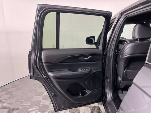 Used 2023 Jeep Grand Cherokee Altitude AWD/4WD image 37
