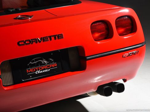 Used 1990 Chevrolet Corvette ZR-1 RWD image 16