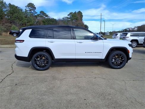 New 2025 Jeep Grand Cherokee L Limited image 2