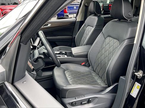 Used 2025 Volkswagen Atlas SEL Premium R-Line AWD/4WD image 24