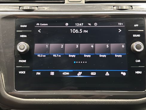 Used 2024 Volkswagen Tiguan SE R-Line AWD/4WD image 15