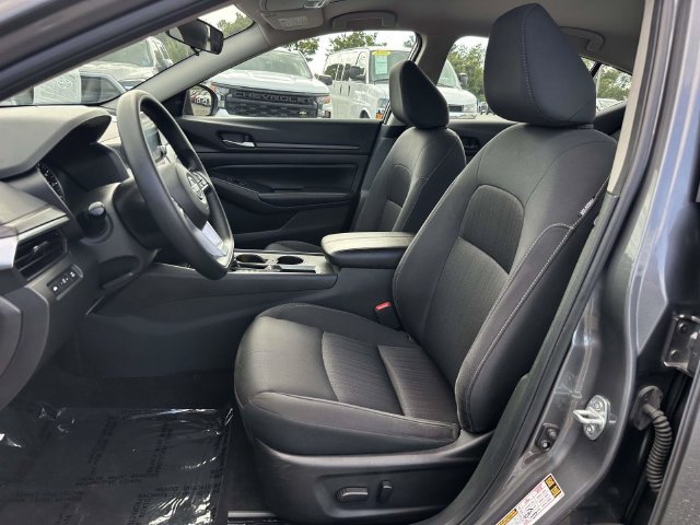 Used 2025 Nissan Altima 2.5 SV FWD image 16