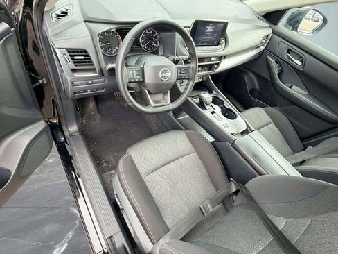 Used 2025 Nissan Rogue SV image 10