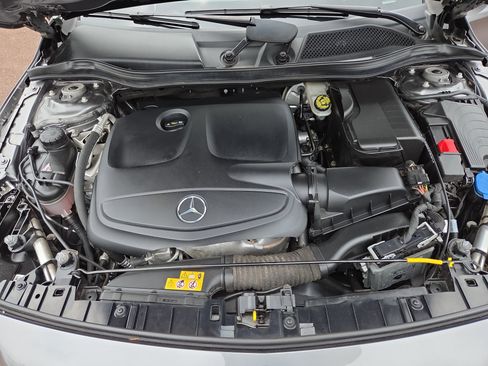 Used 2018 Mercedes-Benz GLA 250 4MATIC image 35