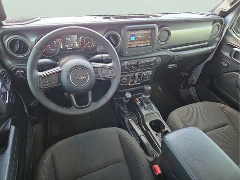 Used 2023 Jeep Gladiator Sport image 10