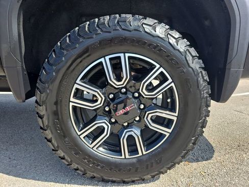 Used 2022 GMC Sierra 2500 AT4 w/ AT4 Preferred Package image 32