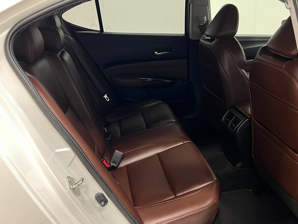 Used 2016 Acura TLX FWD image 32