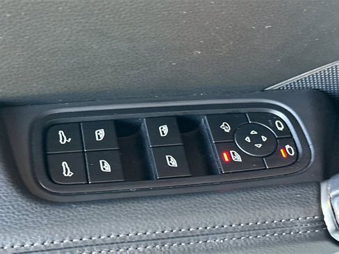 Used 2023 Porsche Cayenne image 12