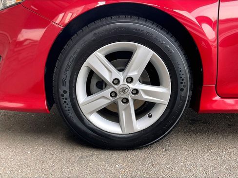 Used 2014 Toyota Camry SE image 22