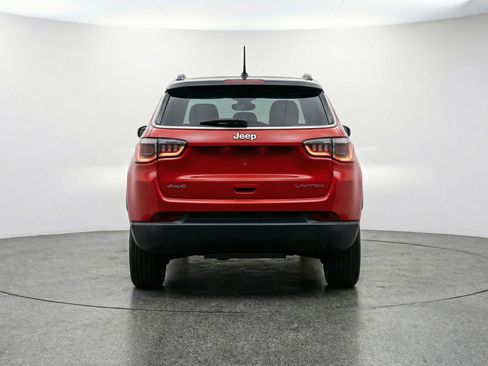 Used 2025 Jeep Compass Limited image 7