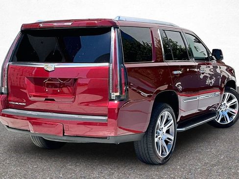 Used 2016 Cadillac Escalade Luxury AWD/4WD image 7