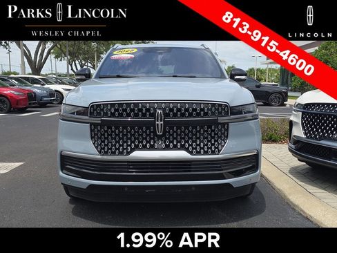 Certified 2025 Lincoln Navigator Reserve AWD/4WD image 2