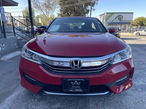 Used 2017 Honda Accord Sport image 2