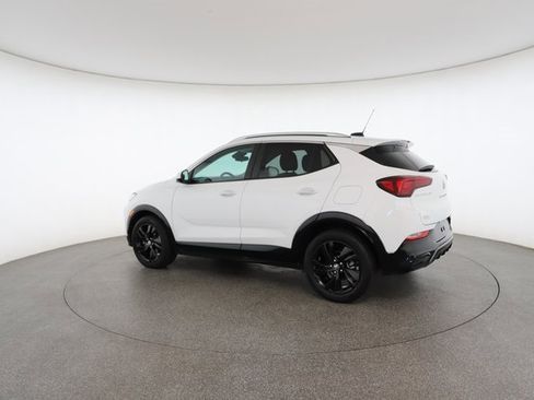 Used 2024 Buick Encore GX Sport Touring image 9
